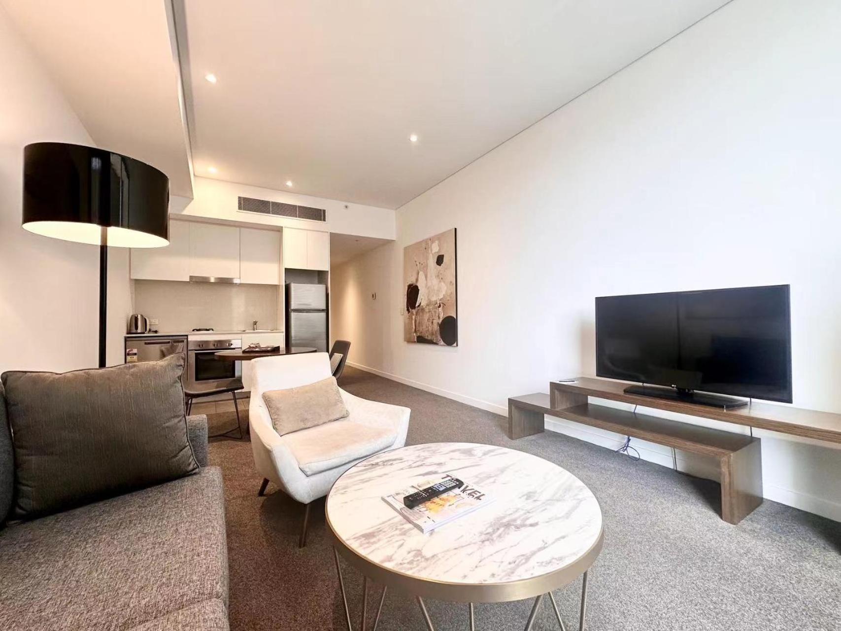 Chatswood Walk To Train Shopping Apartment